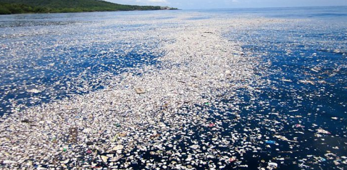 Mar de Plástico: A realidade de nossos oceanos